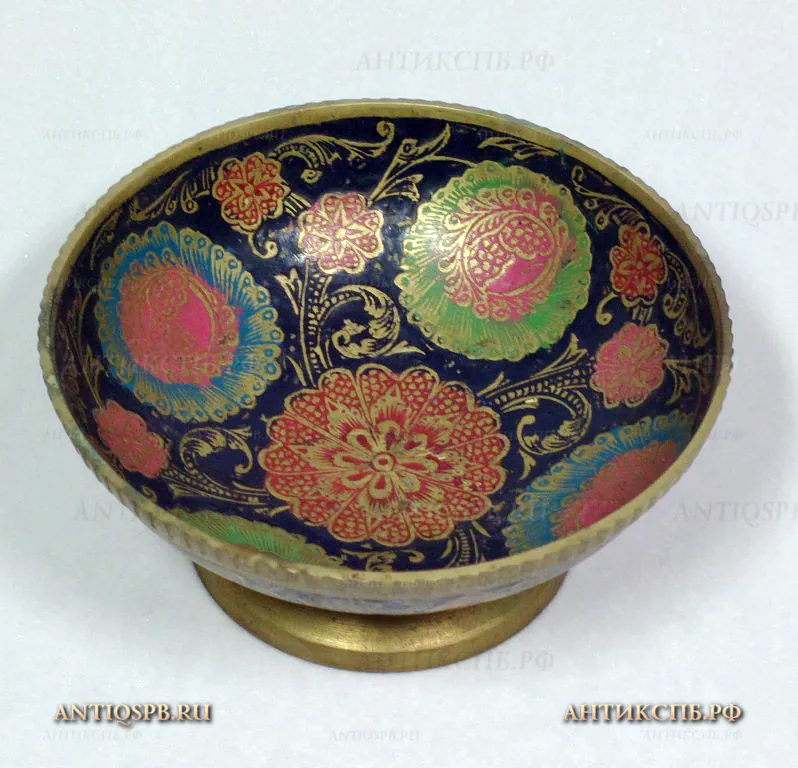 Пиала медная "Цветы". Вт. пол. ХХ века. Индия. №19564